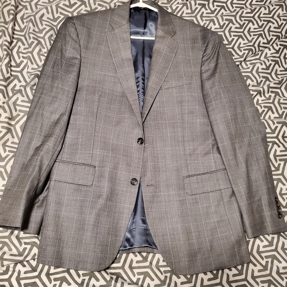 Suit - Picture 2 of 3